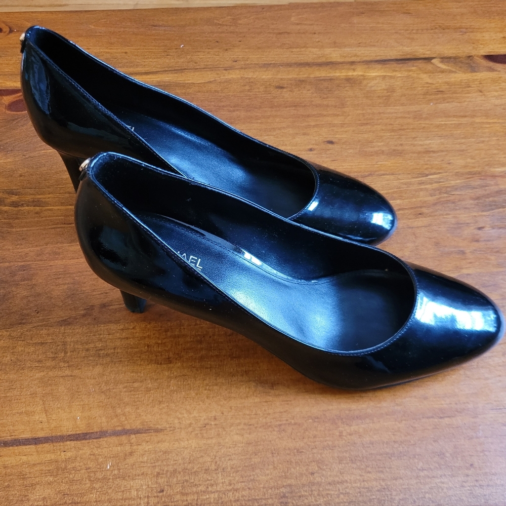 Michael Kors Black Patent Leather Pumps Size 8